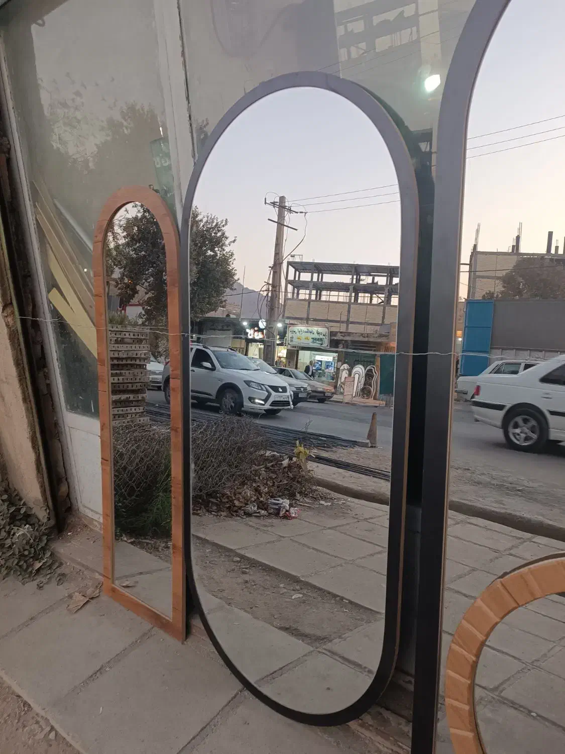 آینه|آینه|خرمآباد, |دیوار