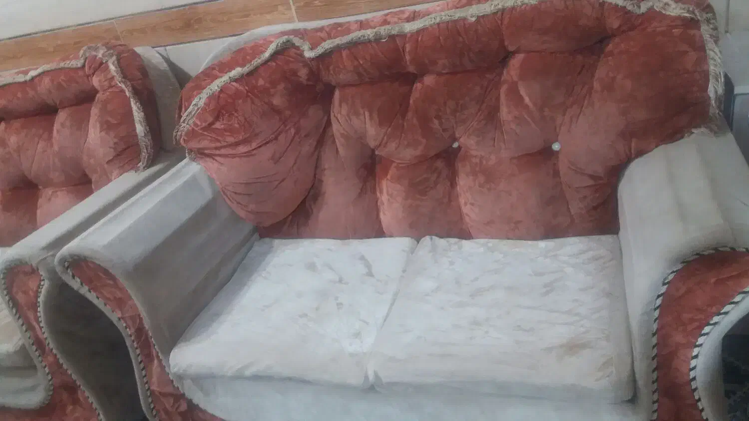 مبل هفت نفره سالم ب همراه یک میز|مبلمان خانگی و میز عسلی|زاهدان, |دیوار