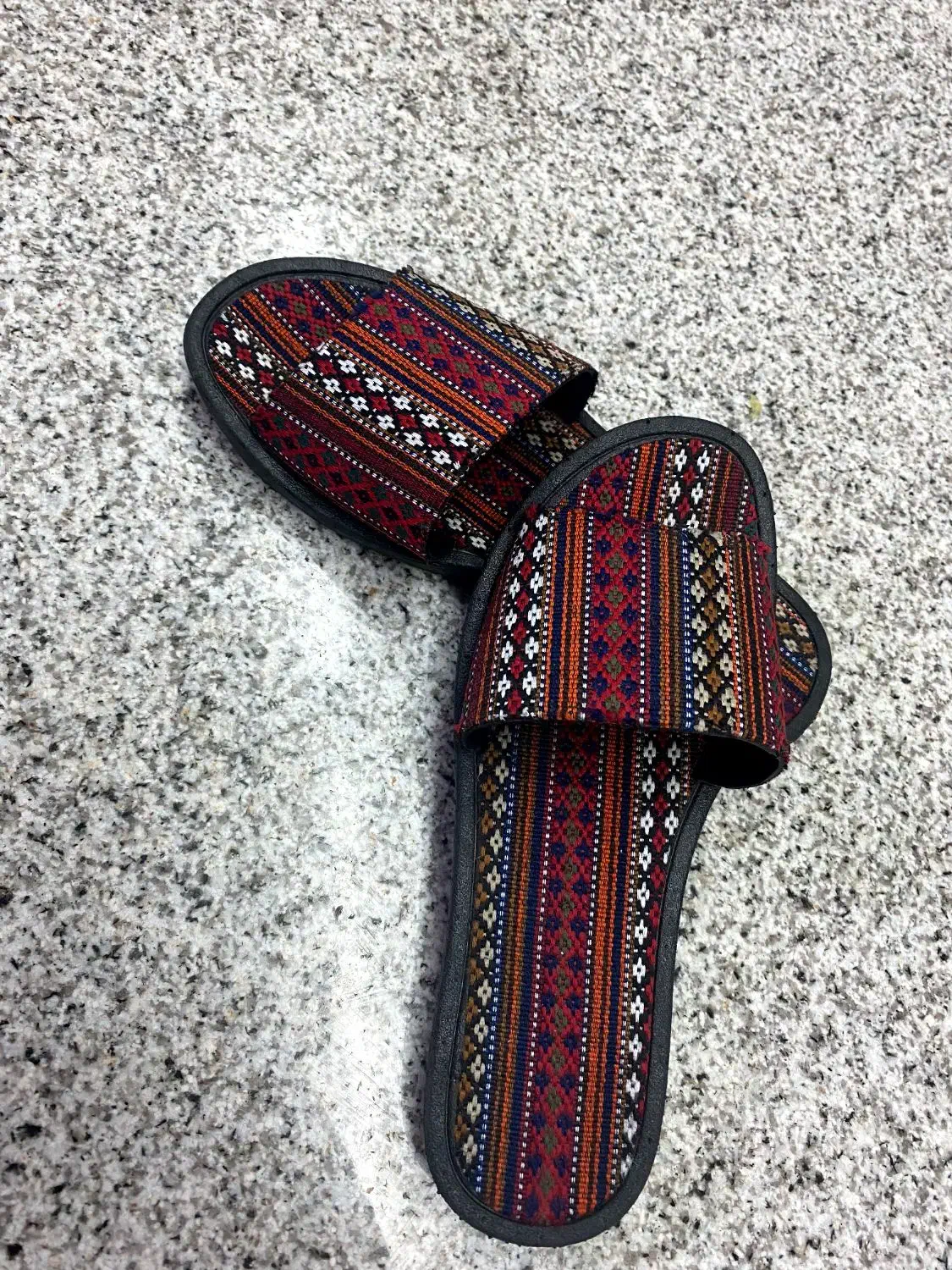 دمپایی سنتی|کیف، کفش، کمربند|قم, منبع آب|دیوار