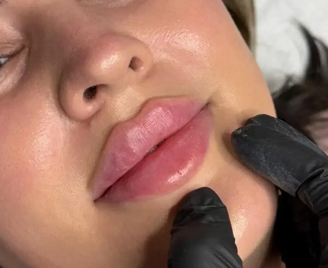 ژل لب با تکنیک m|خدمات آرایشگری و زیبایی|بهبهان, |دیوار