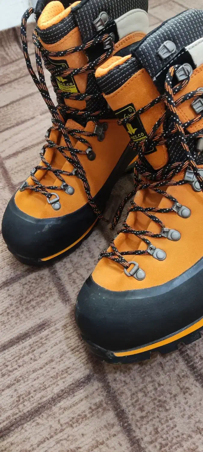 کفش کوهنوردی|کیف، کفش، کمربند|سنندج, |دیوار