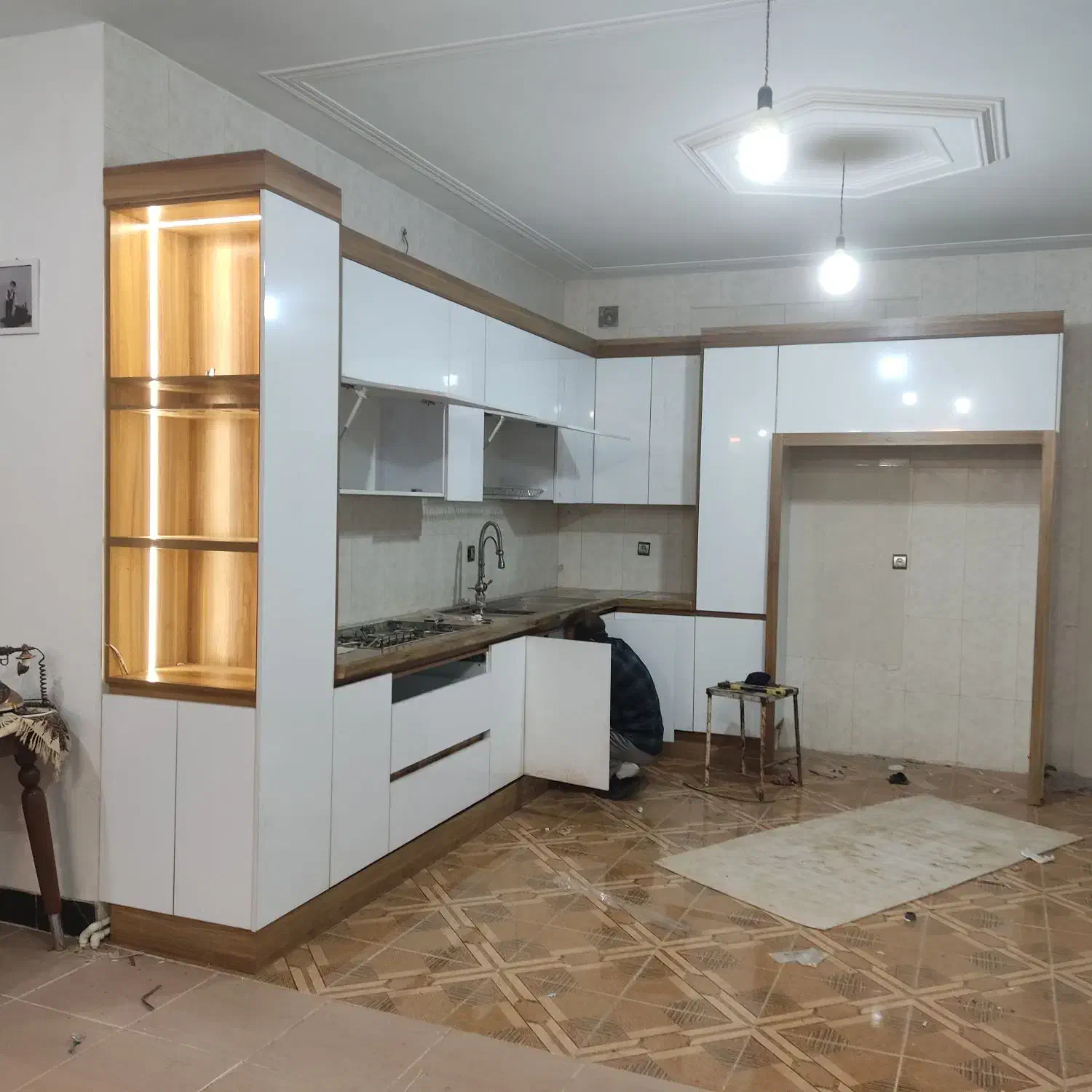 تعمیر و تعویض  ریل و لولا کابینت و کمد دیواری|خدمات پیشه و مهارت|کنگاور, |دیوار