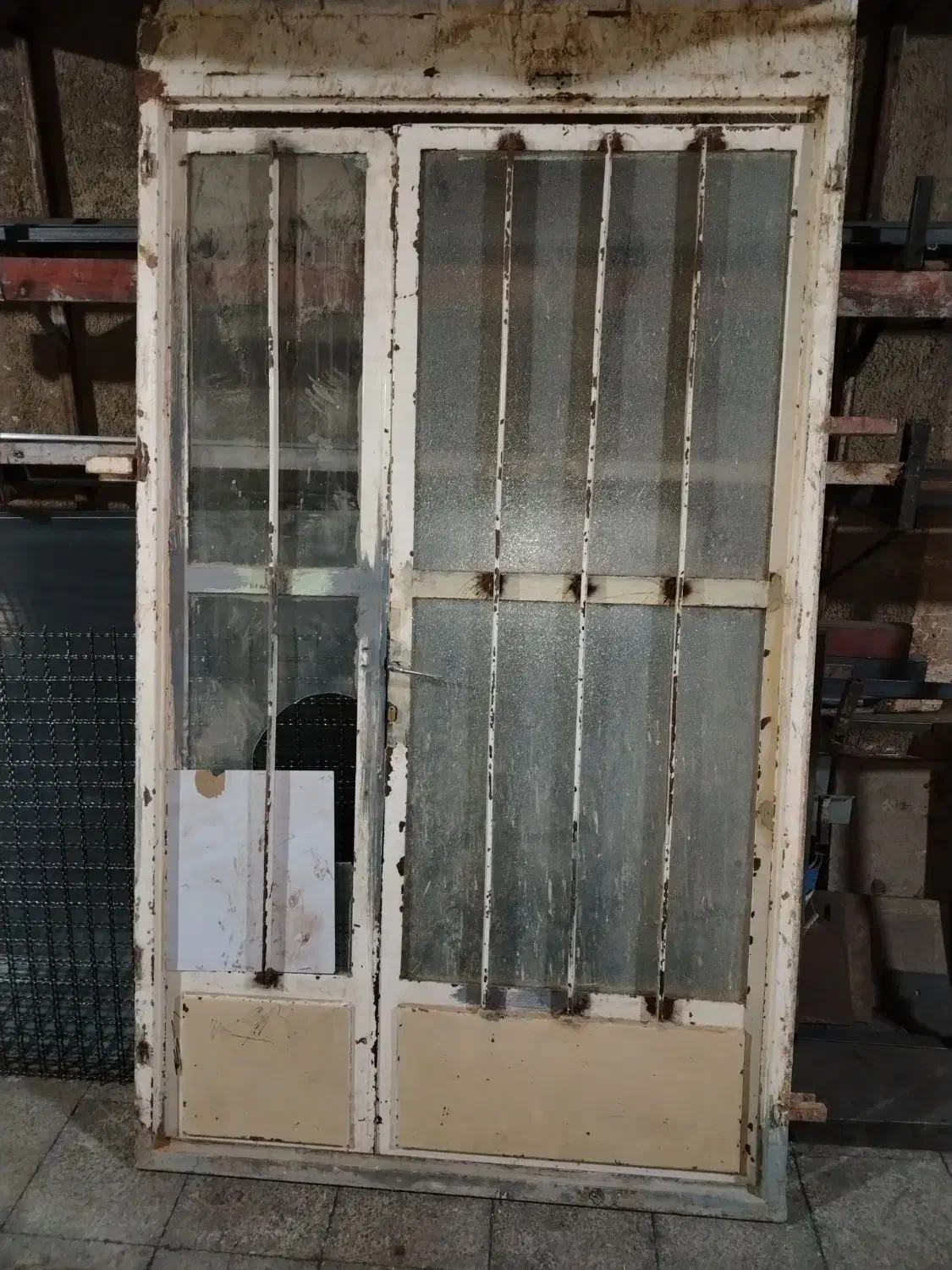 درب اتاقی با حفاظ،با پنجره|مصالح و تجهیزات ساختمان|باغ بهادران, |دیوار