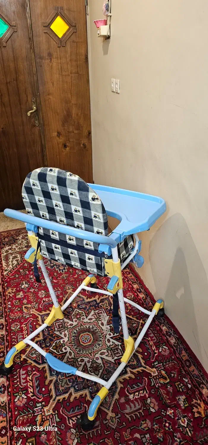 صندلی مخصوص کودک|تخت و صندلی بچه|ارومیه, |دیوار