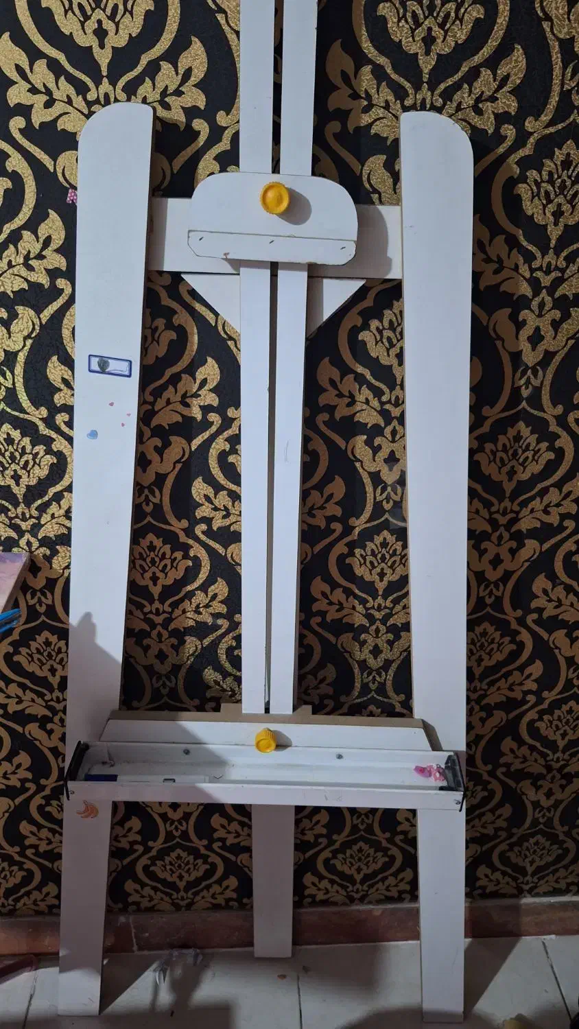 سه پایه نقاشی|لوازم التحریر|تهران, نیروی هوایی (پیروزی)|دیوار