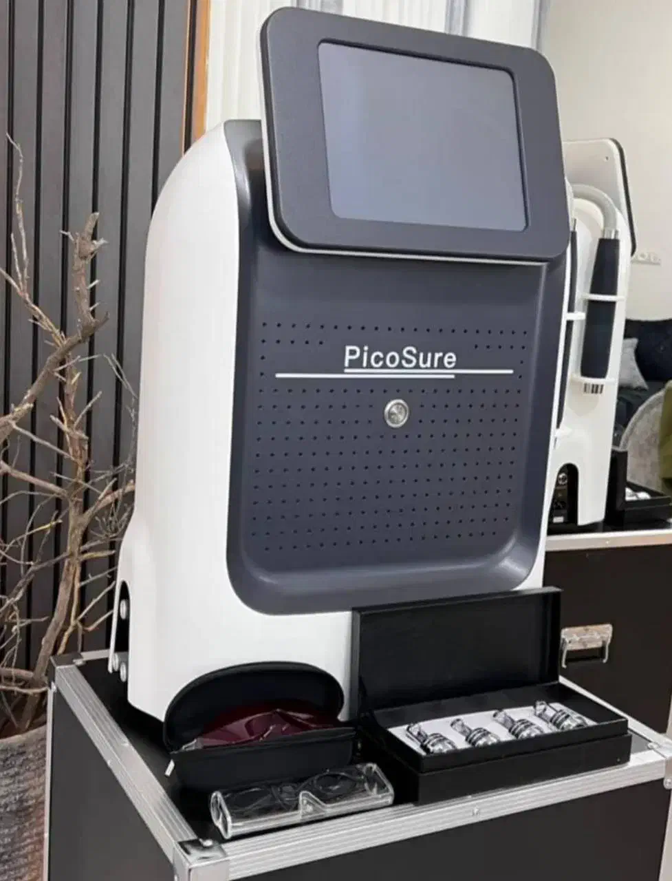 دستگاه لیزر کیوسوییچ|آرایشی، بهداشتی، درمانی|کرمان, |دیوار