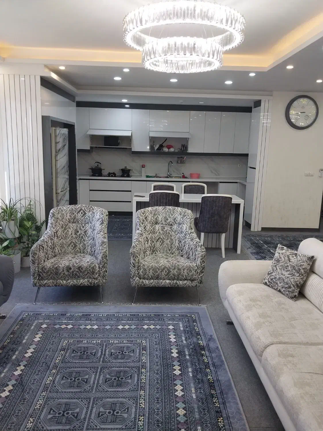 لاله۲۰۰متر ۴ خواب نوساز فروش وتهاتر|فروش آپارتمان|شیراز, لاله|دیوار