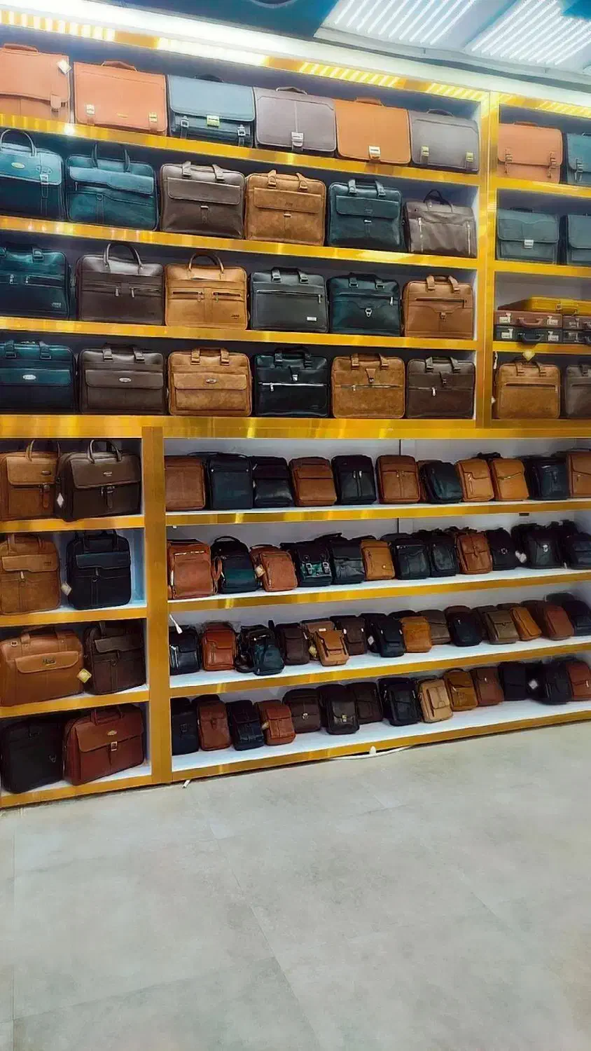 تنوع کیف های اداری و دوشی در فروشگاه ماموت|کیف، کفش، کمربند|بیرجند, |دیوار