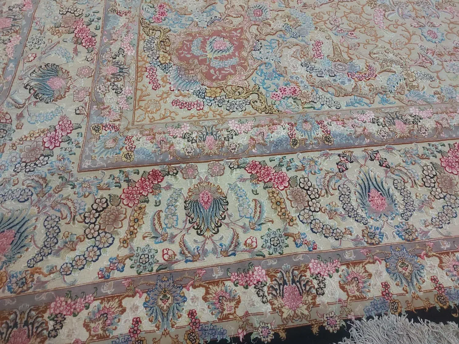 فرش دستبافت ۲۴ متری|فرش|تهران, شهران جنوبی|دیوار