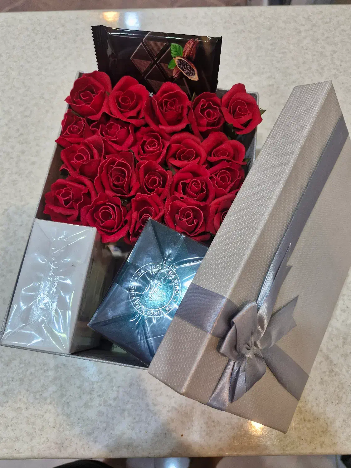 باکس گل و سبد گل هدیه|گل مصنوعی|سیرجان, |دیوار