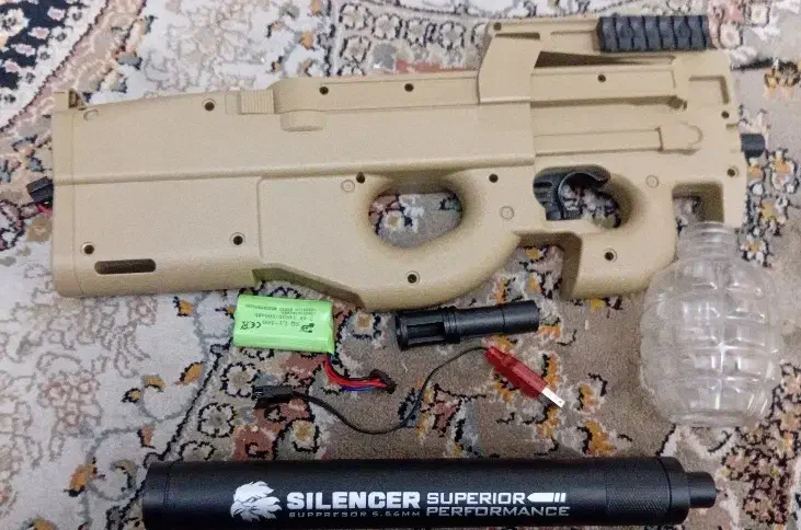 تفنگ شارژی P90 تیر ژله ای رنگ کرمی ارزان|اسباب‌‌بازی|تهران, باشگاه نفت|دیوار