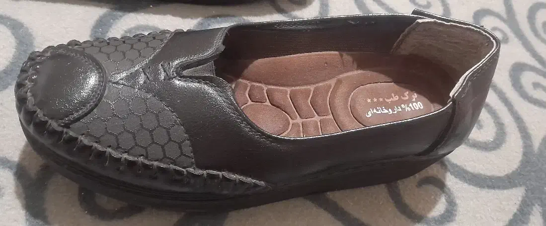 یک عدد کتونی ویک عددکفش طبی طب ترک اصل|کیف، کفش، کمربند|هشتگرد, مدرس|دیوار