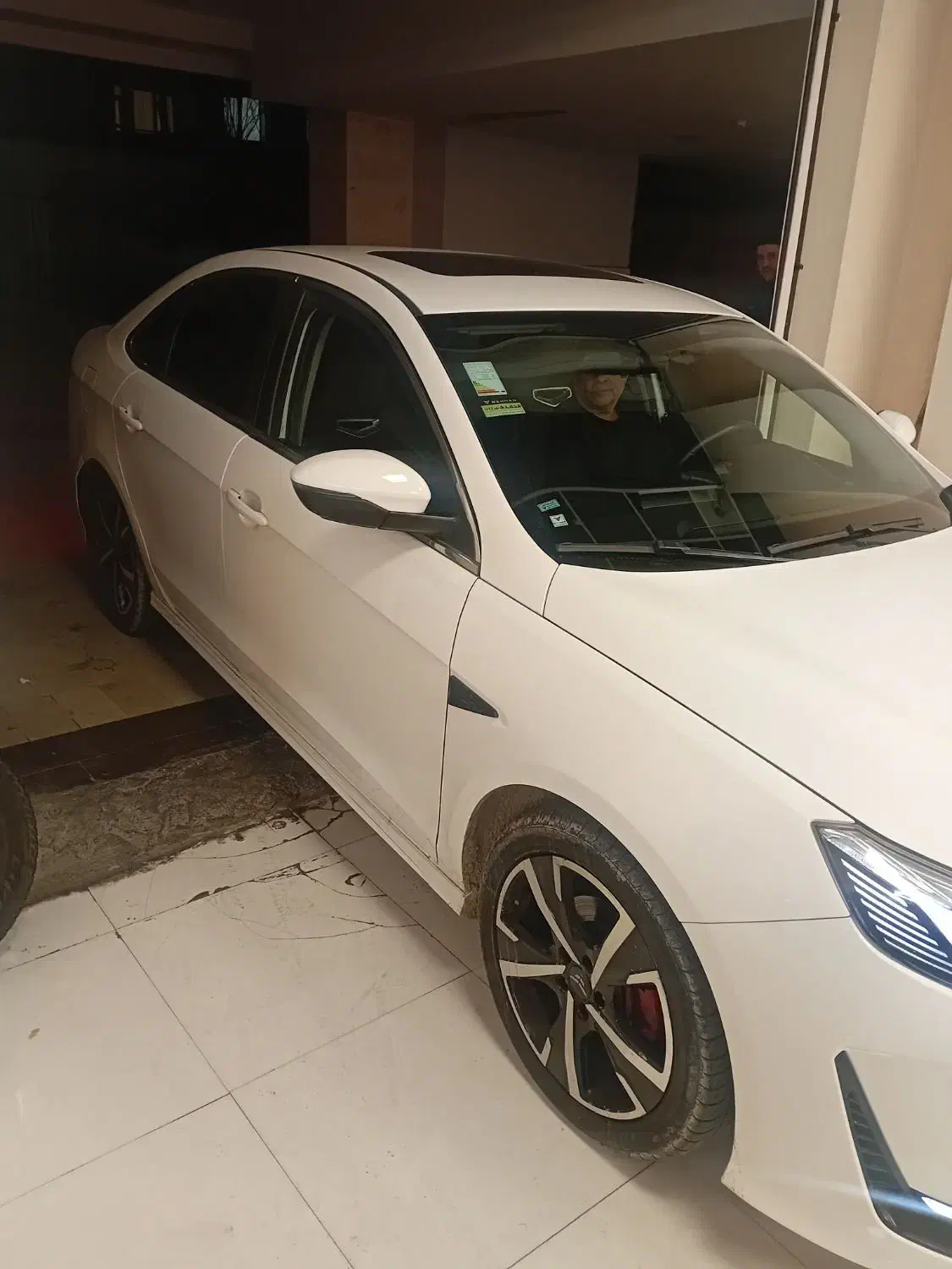 ریسپکت ۱۴۰۲ سفید|خودرو سواری و وانت|تهران, هروی|دیوار