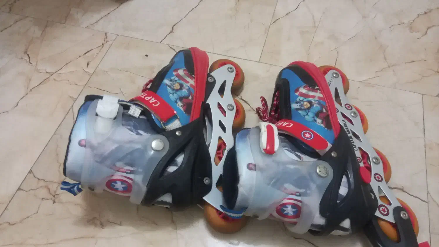 کفش اسکیت درحد نو سایز ۳۸ تا ۴۱ با تجهیزات ایمنی|دوچرخه، اسکیت، اسکوتر|آمل, |دیوار