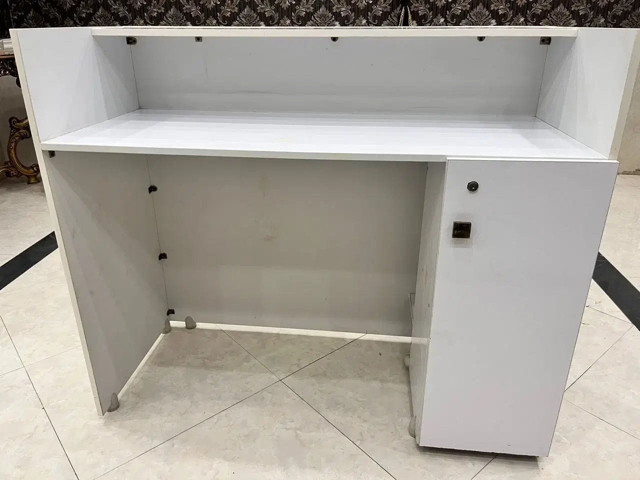 میز منشی .رزروشن .|دفتر کار|اهواز, پردیس دو|دیوار