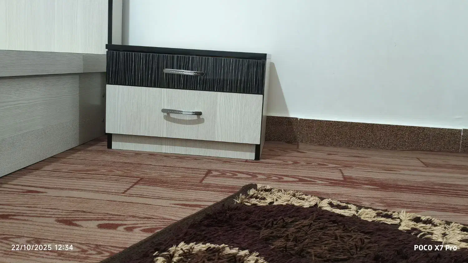 تخت خواب دو نفره با تشک فنری|تخت و سرویس خواب|سرپل ذهاب, |دیوار