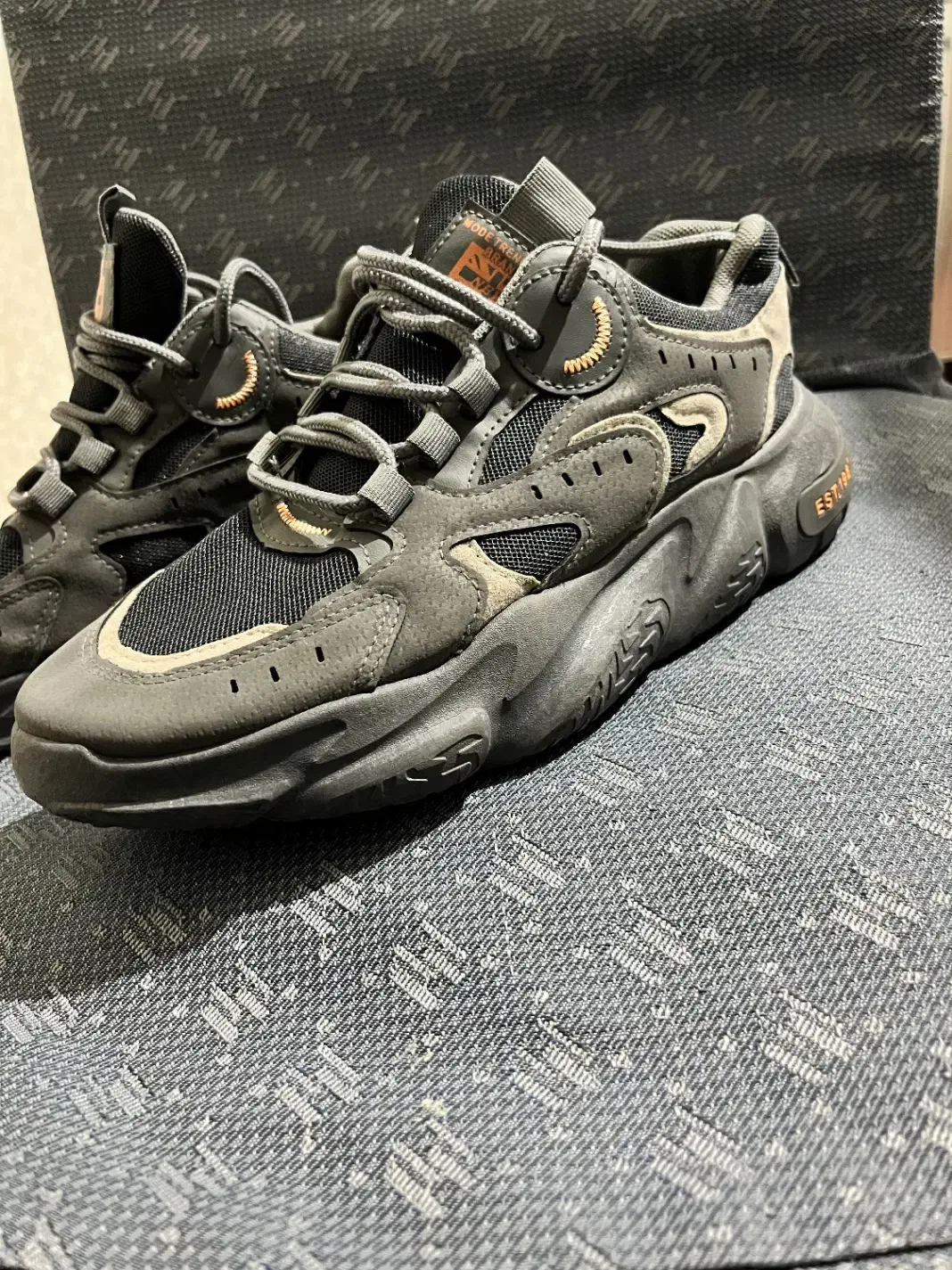 کتونی اورجینال ژاپنی|کیف، کفش، کمربند|زنجان, |دیوار