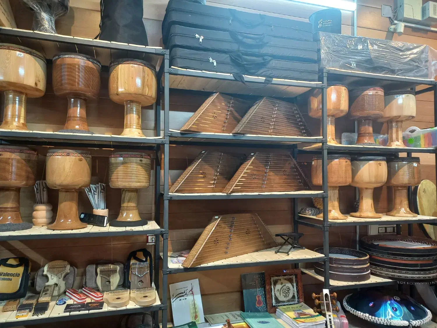 موسیقی درویش خان|سازهای سنتی|شاهرود, |دیوار