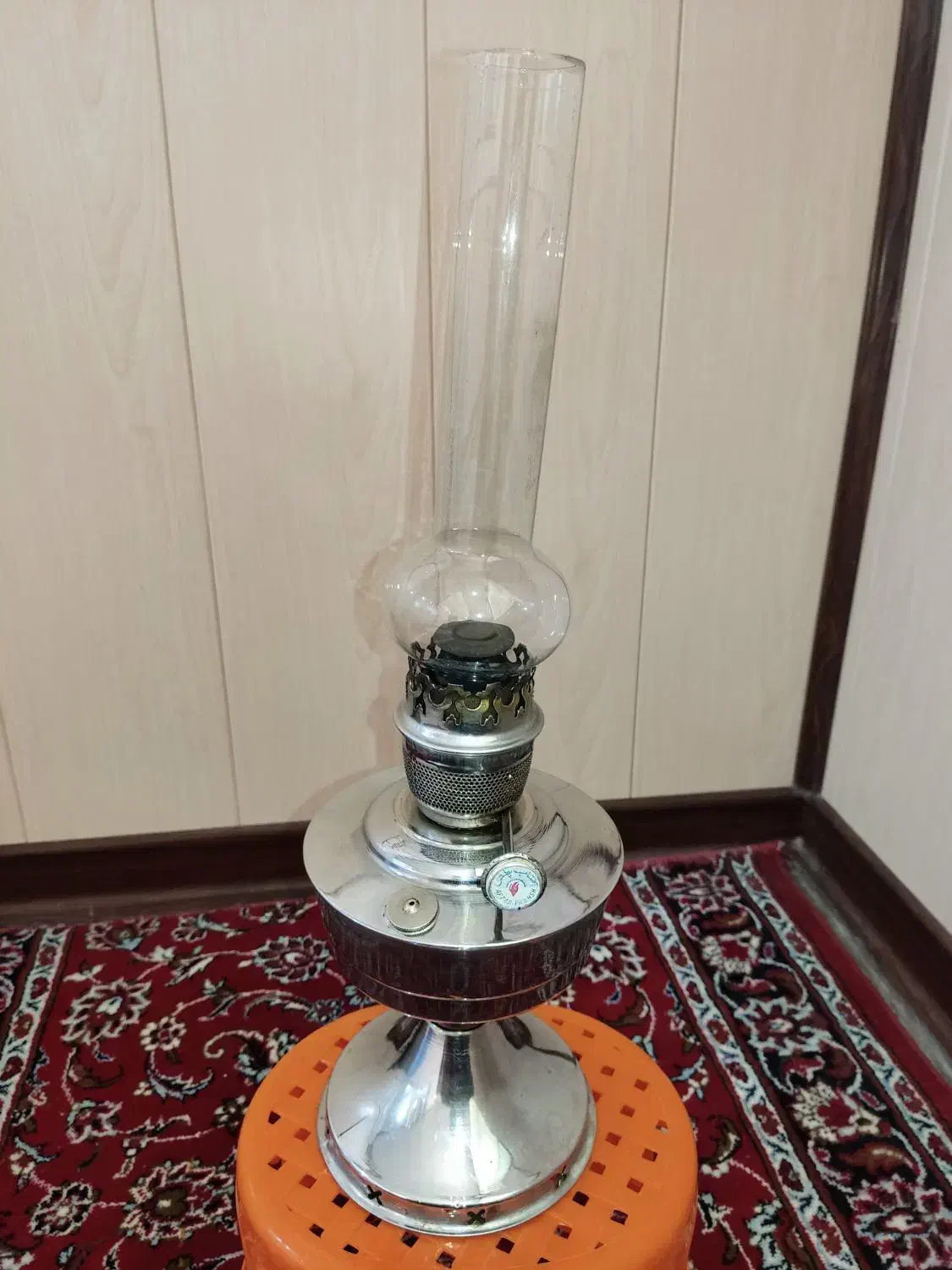 چراغ لمپا قدیمی، سالم و تمیز، بیش از ۵۰ سال قدمت|کلکسیون اشیاء عتیقه|بافق, |دیوار