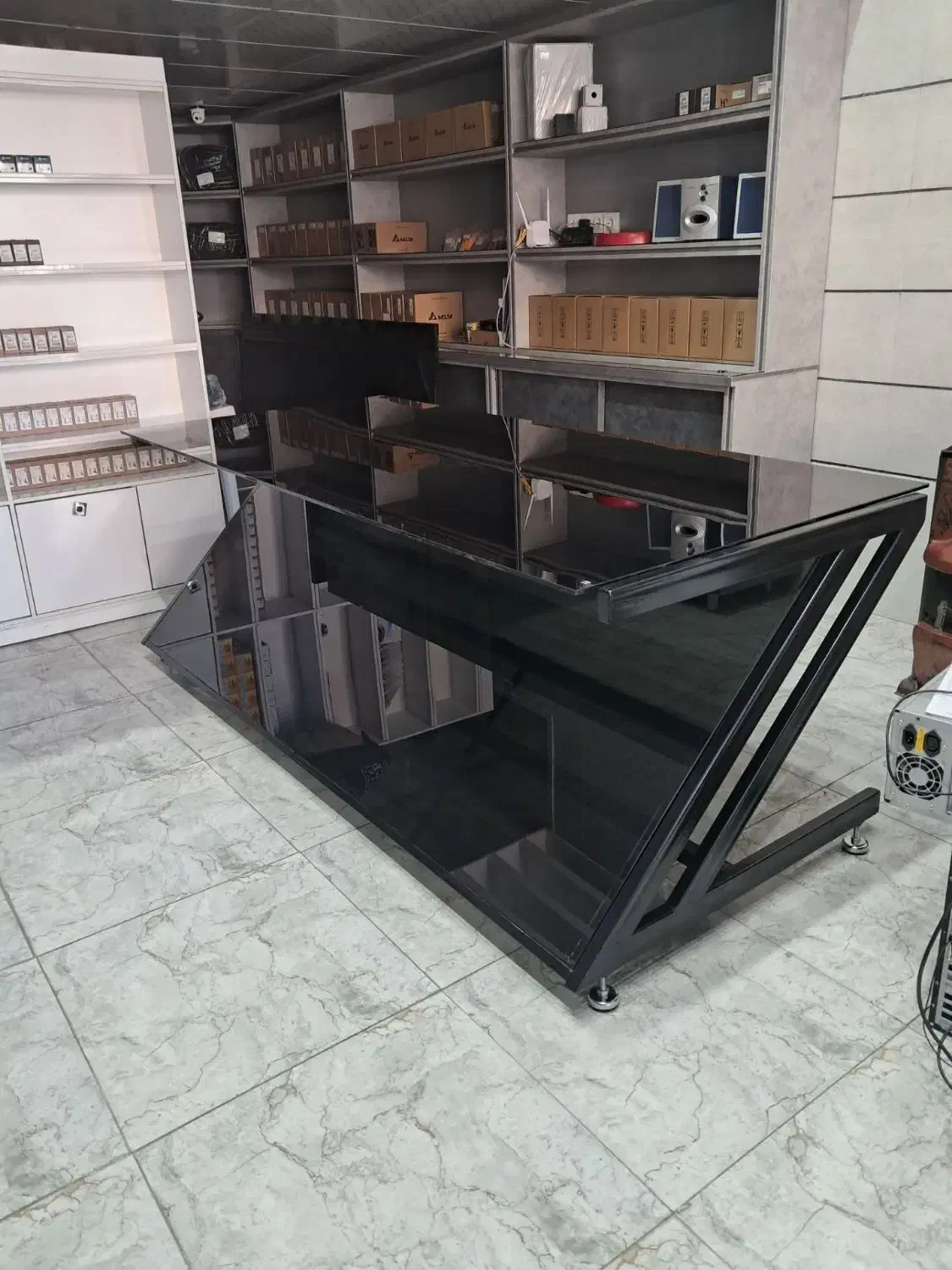 میز مدیریت سکوریت بزرگ|مبلمان اداری|الوند, |دیوار