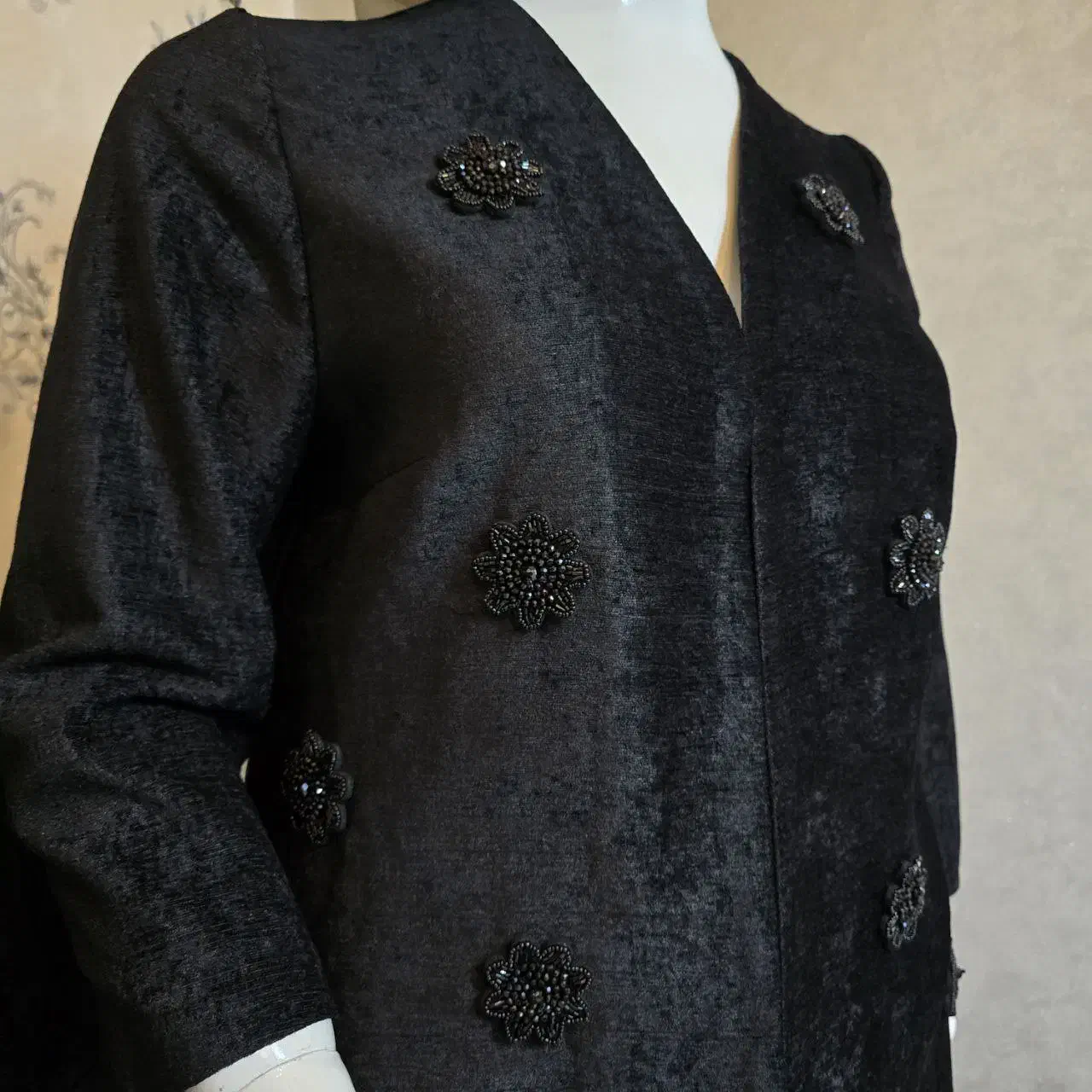 مانتو شانل مخمل سایز بزرگ ۱۲ گل ۵۰ تا ۶۴|لباس|مشهد, گلشور|دیوار