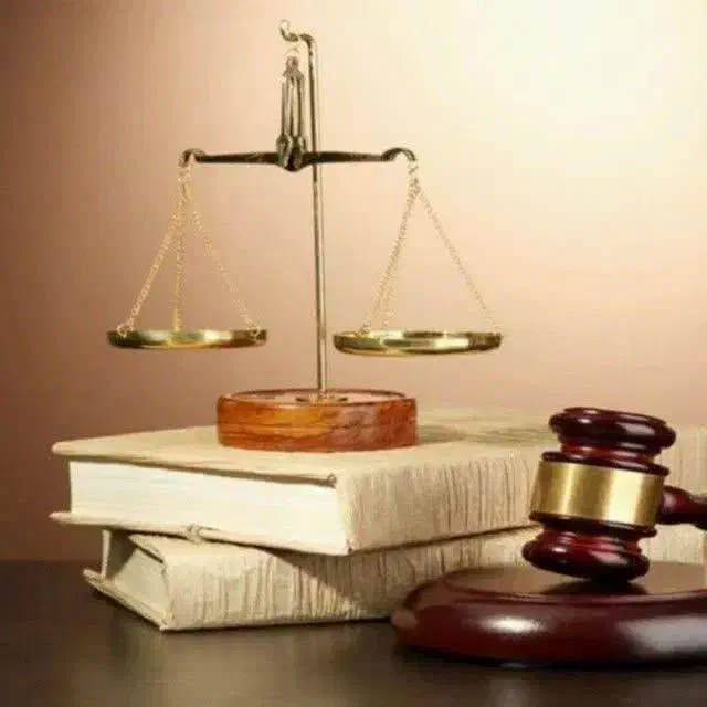 وکیل دادگستری خانم با سابقه ده ساله|خدمات مالی، حسابداری، بیمه|طرقبه, |دیوار