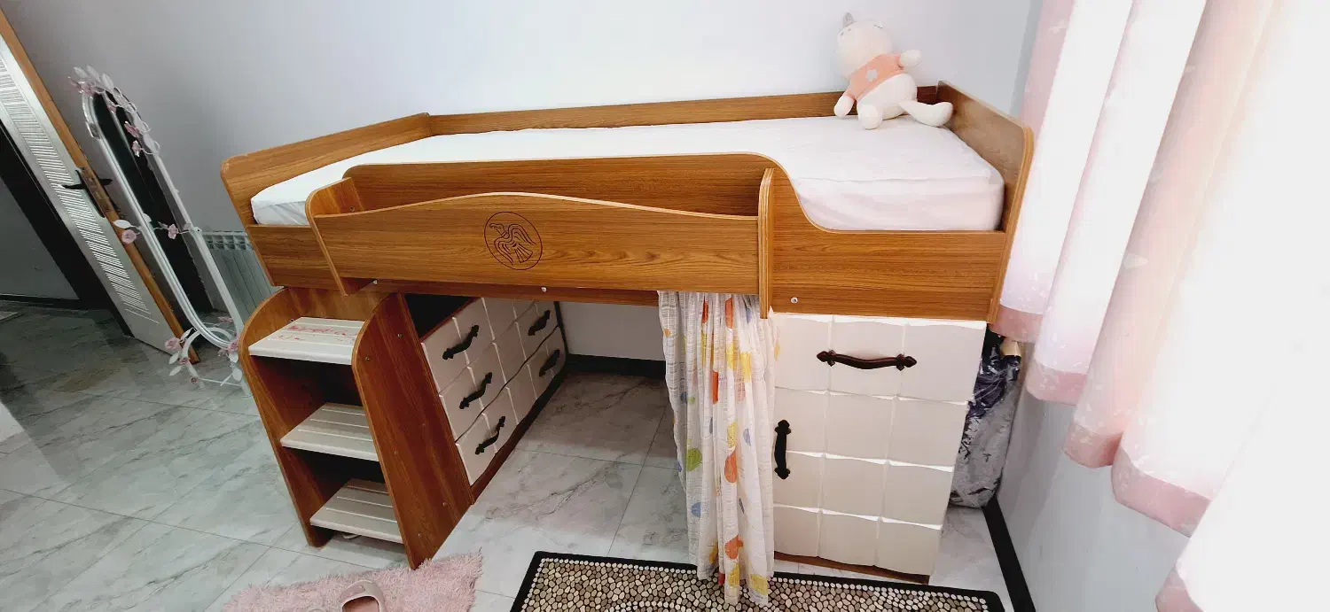 تخت نو جوان به همراه کمد و کشو بسیار کم جا|تخت و صندلی بچه|اسلام‌شهر, شهرک واوان|دیوار