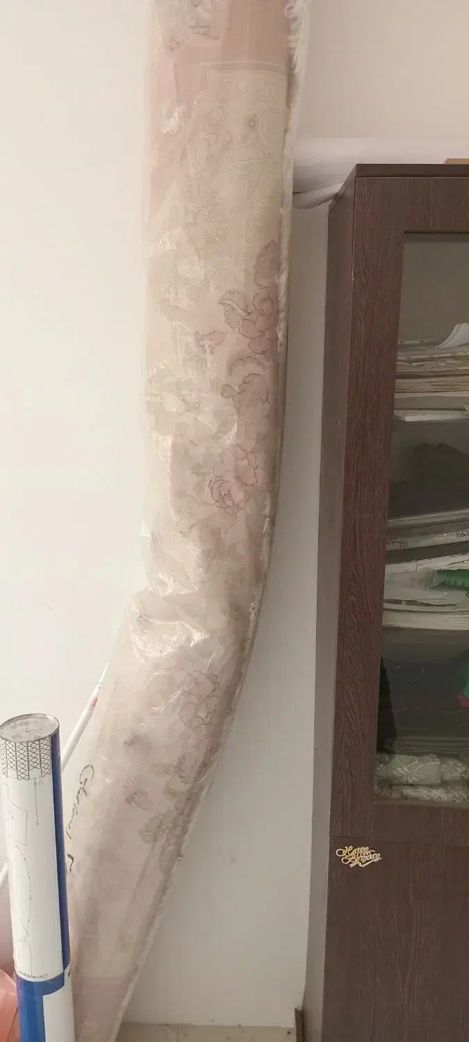 دو عدد فرش ۶ متری و ۹ متری|فرش|آستانه اشرفیه, |دیوار