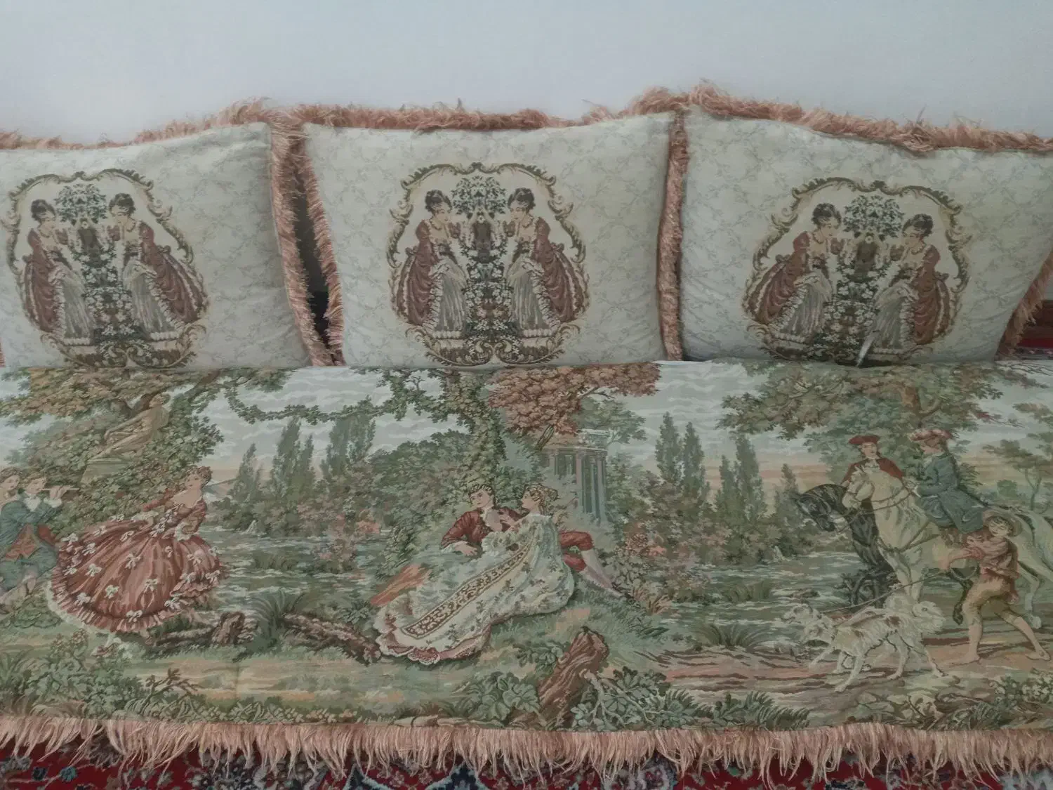 پشتی نشیمن|پشتی|اهواز, بهارستان|دیوار