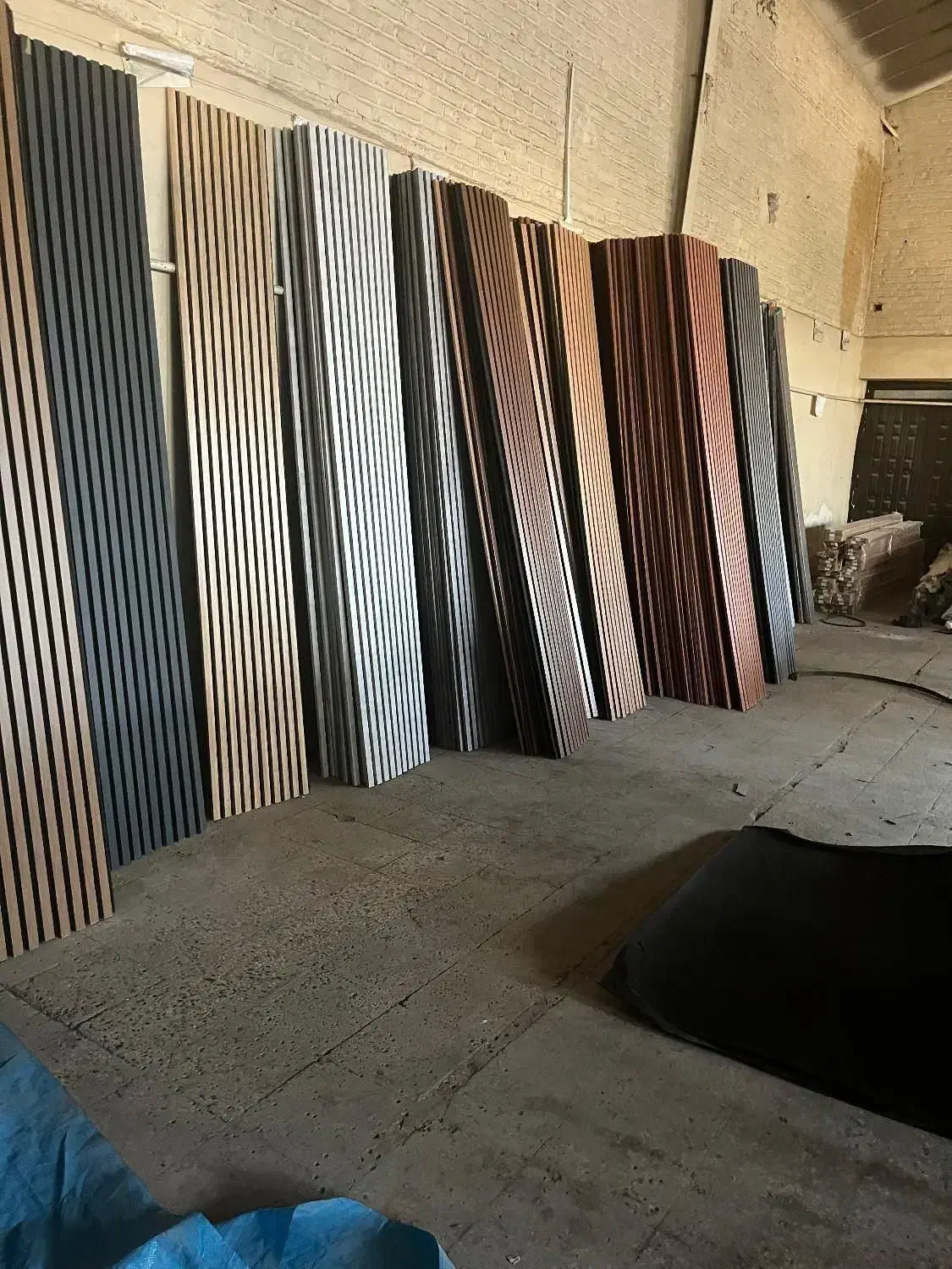 کاغذدیواری،ماربل،کناف،کفپوش،قرنیزبدون پیش پرداخت|خدمات پیشه و مهارت|اصفهان, گلزار|دیوار