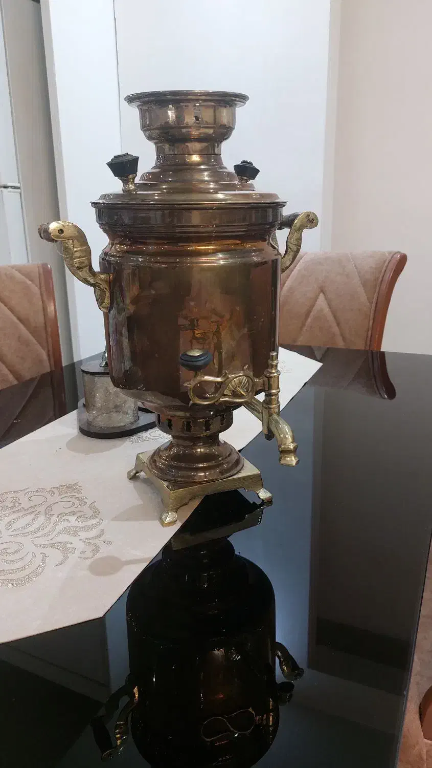 سماور زغالی قدیمی|کلکسیون اشیاء عتیقه|چهارباغ, |دیوار