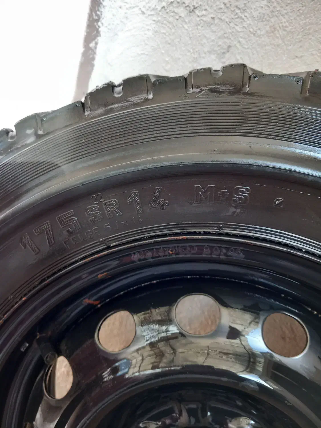 لاستیک پیکان وانت|قطعات یدکی و لوازم جانبی|مشکیندشت, |دیوار