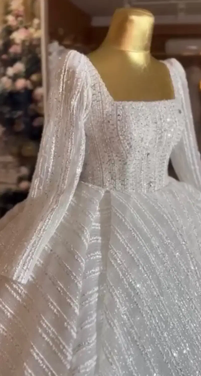 لباس عروس|لباس|رودهن, |دیوار