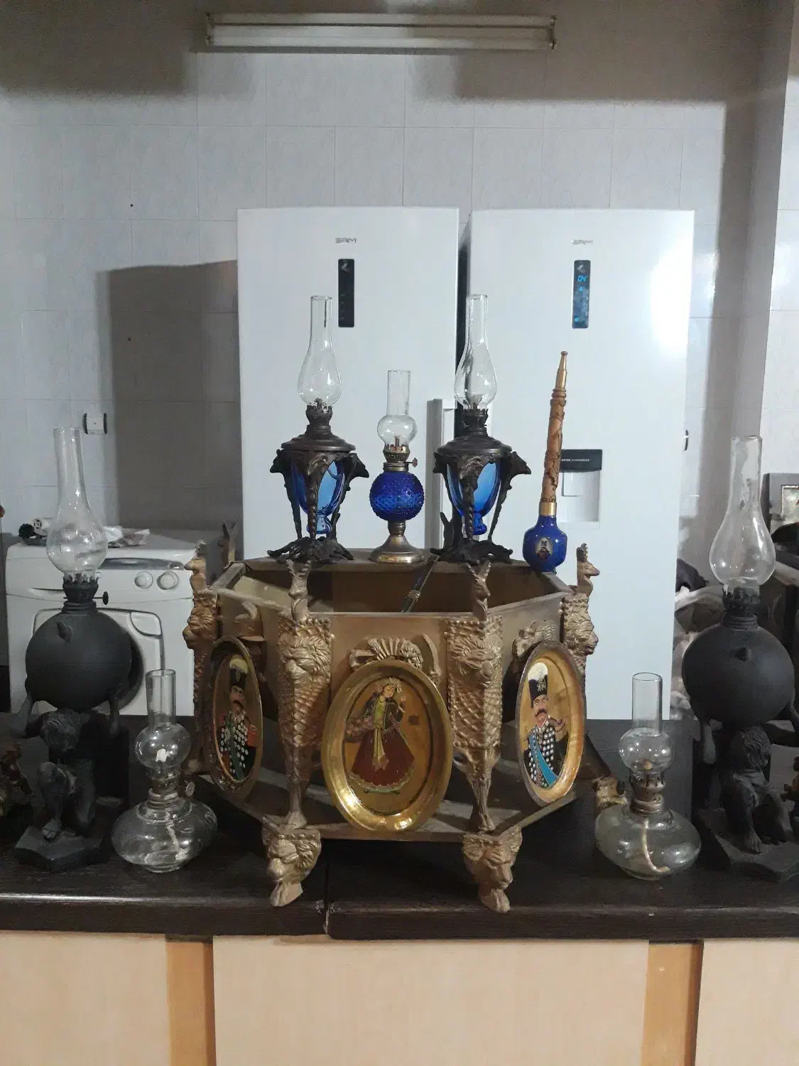 منقل برنجی|کلکسیون اشیاء عتیقه|اصفهان, ارغوانیه|دیوار