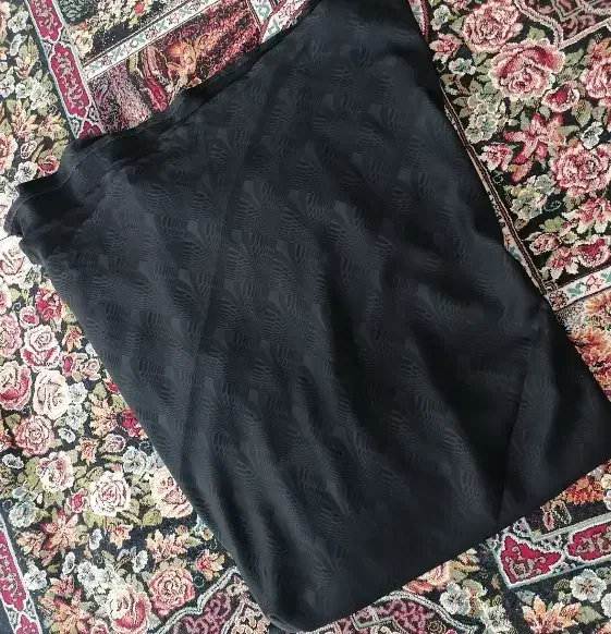 چادر زنانه گلدار|لباس|بیستون, |دیوار