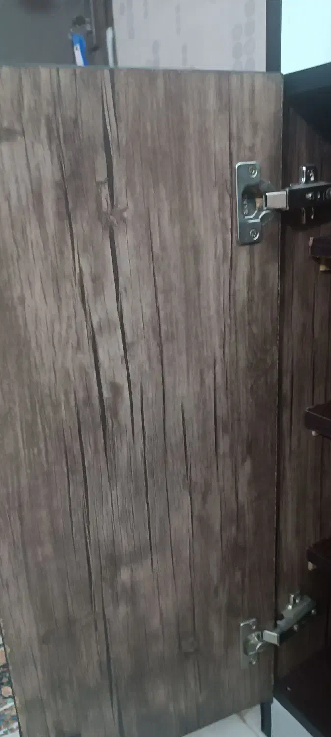 جاکفشی|جاکفشی، کمد، دراور|پرند, فاز ۴|دیوار