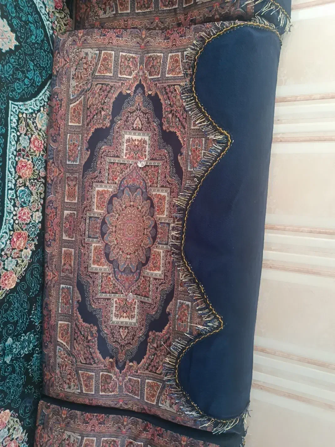 ۲جفت پشتی سالم بدون عیب ایراد|پشتی|اهواز, منبع اب|دیوار