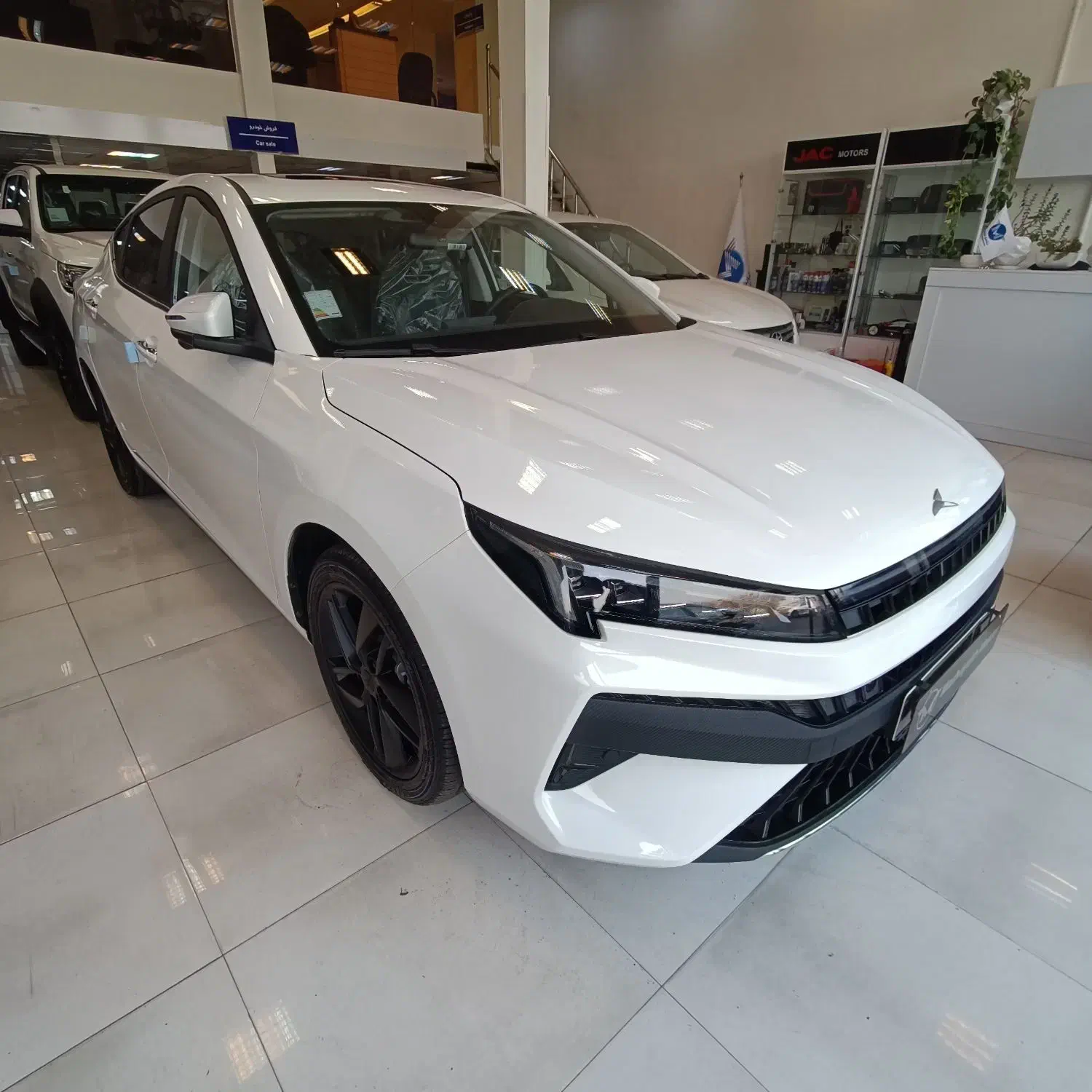 کی ام سی J7 کم کار 1403 مشابه صفر|خودرو سواری و وانت|تهران, شهرک گلها (تهرانسر)|دیوار