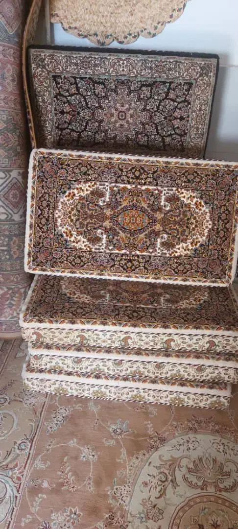 پشتی دو نوع کرم و مشکی|پشتی|سنندج, |دیوار