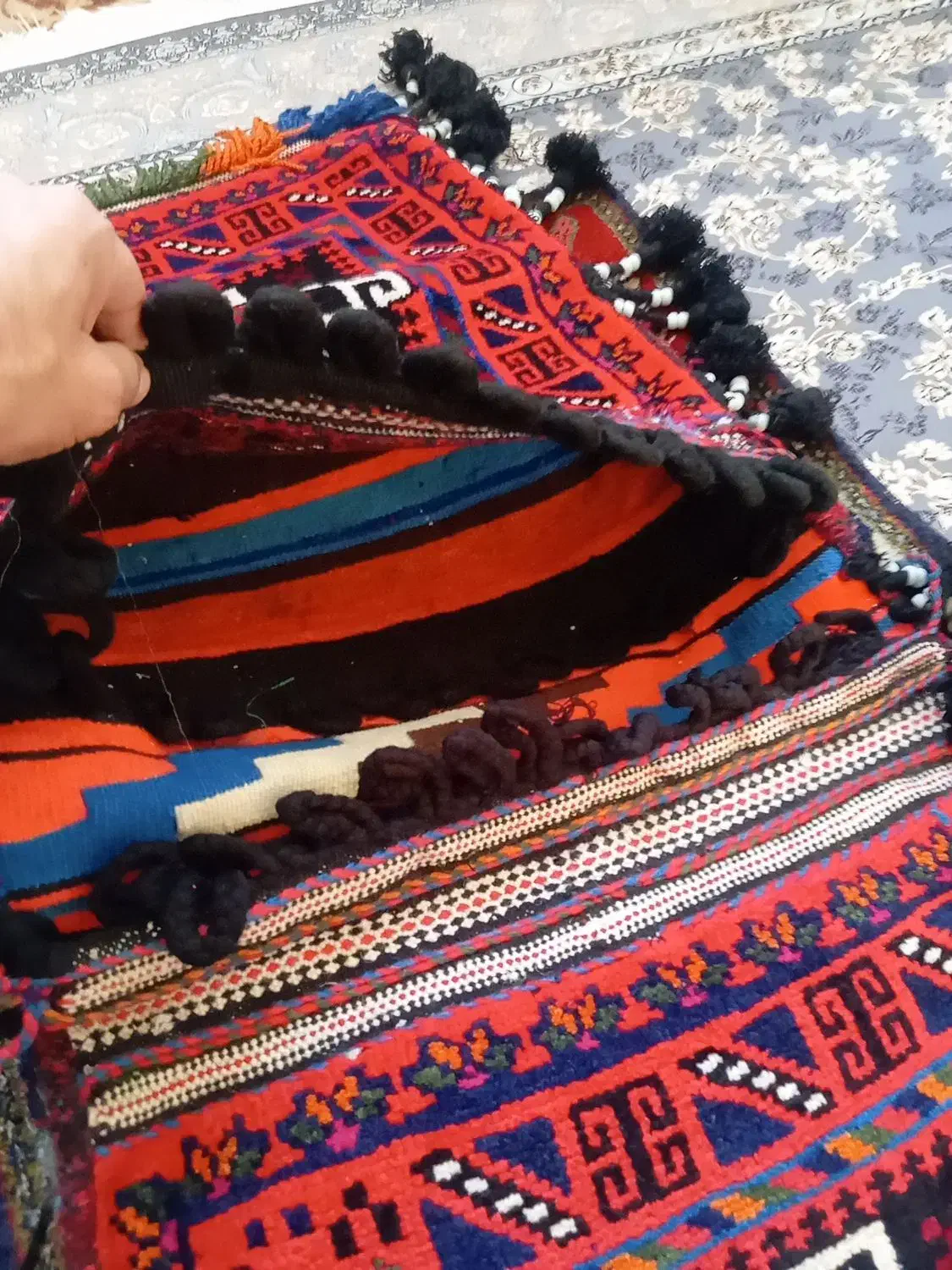 قالیچه از پش یک قرن خدمت داره با یک عدد خورجین|فرش|اصفهان, شاه پسند|دیوار