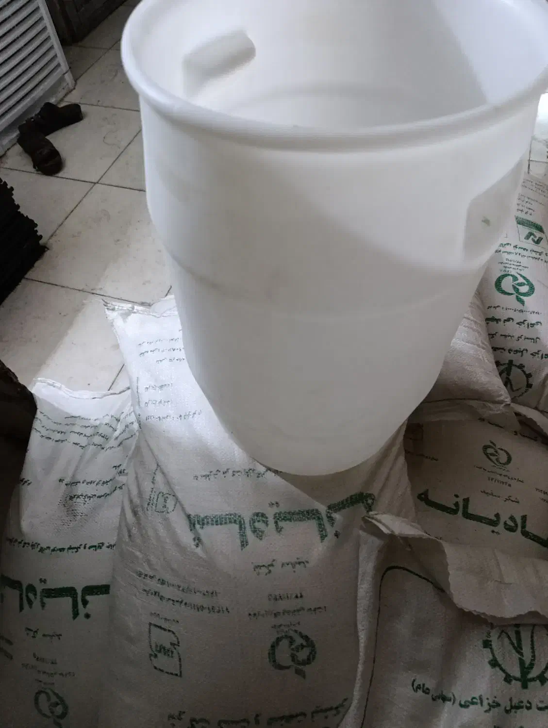 بشکه|ظروف نگهدارنده، پلاستیکی، یک‌بارمصرف|اهواز, کمپلو جنوبی|دیوار