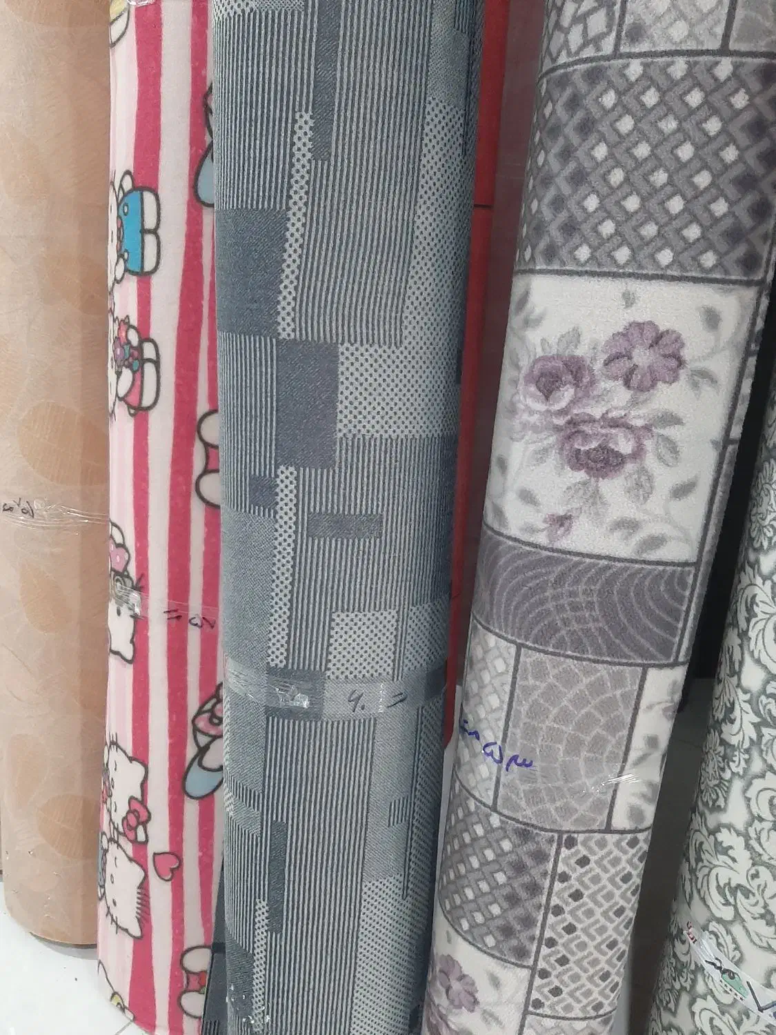 پارکتی . کاشی|موکت|رباط‌کریم, آدران|دیوار