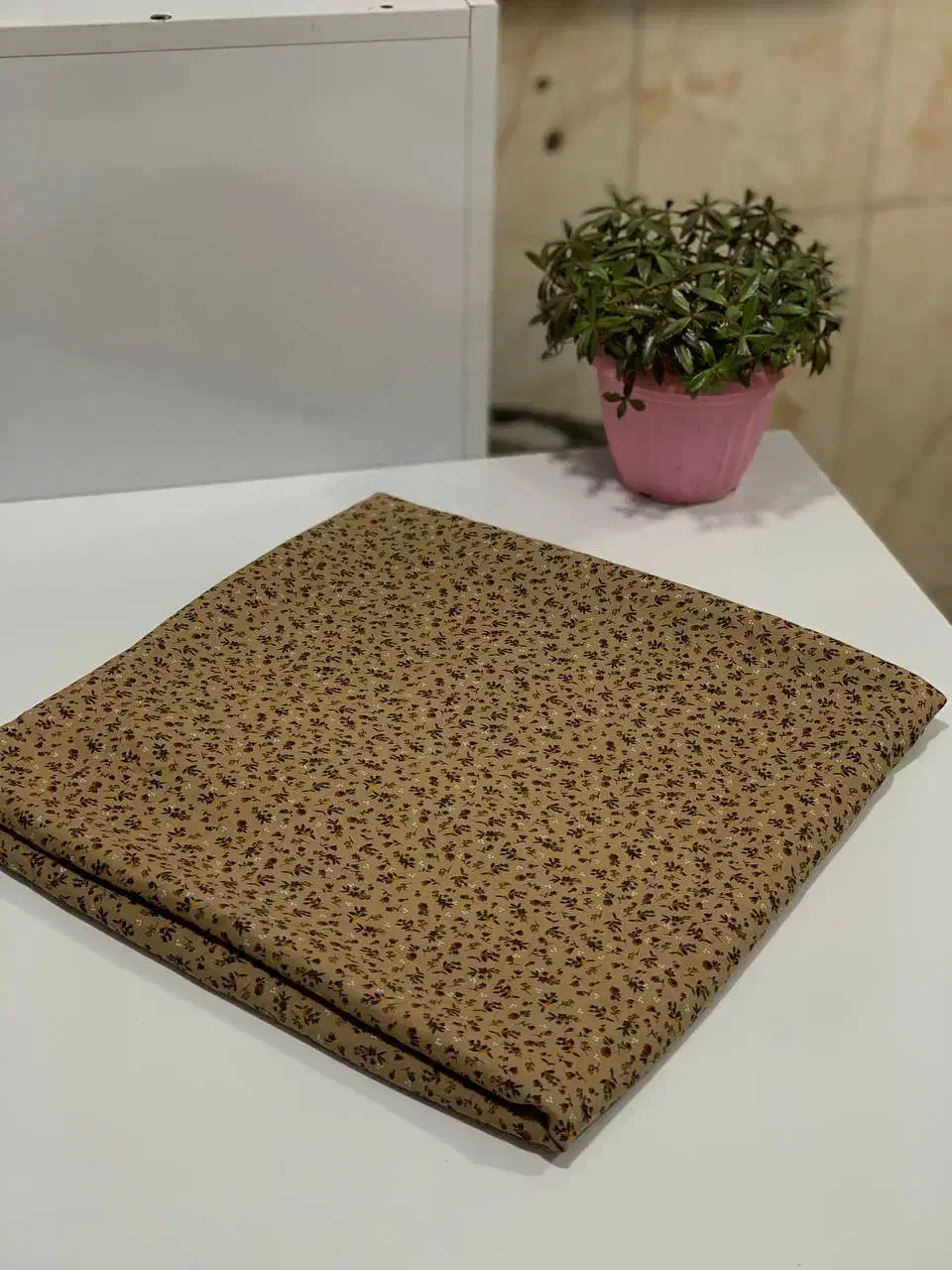 پارچه|لباس|سرشیو, |دیوار