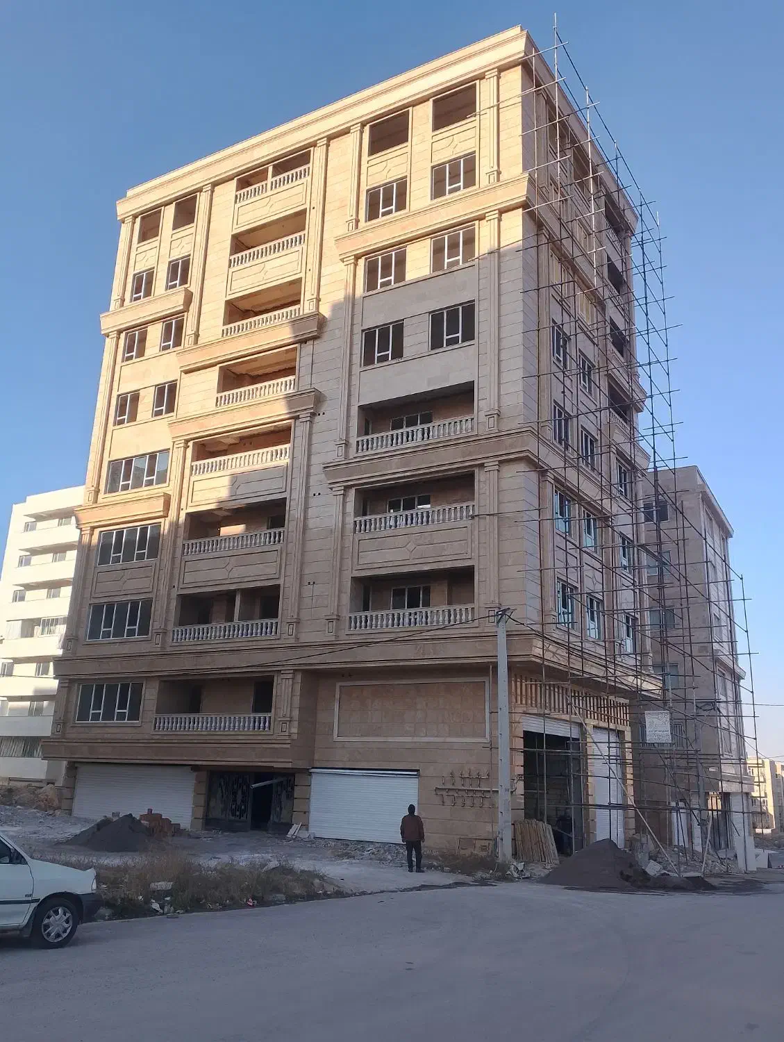 آپارتمان ۲۷۵ متری سه نبش ۴ خواب چهار راه ولایت|فروش آپارتمان|اردبیل, |دیوار