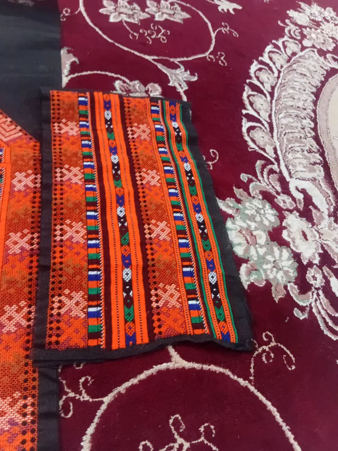 زی استین|لباس|ایرانشهر, |دیوار