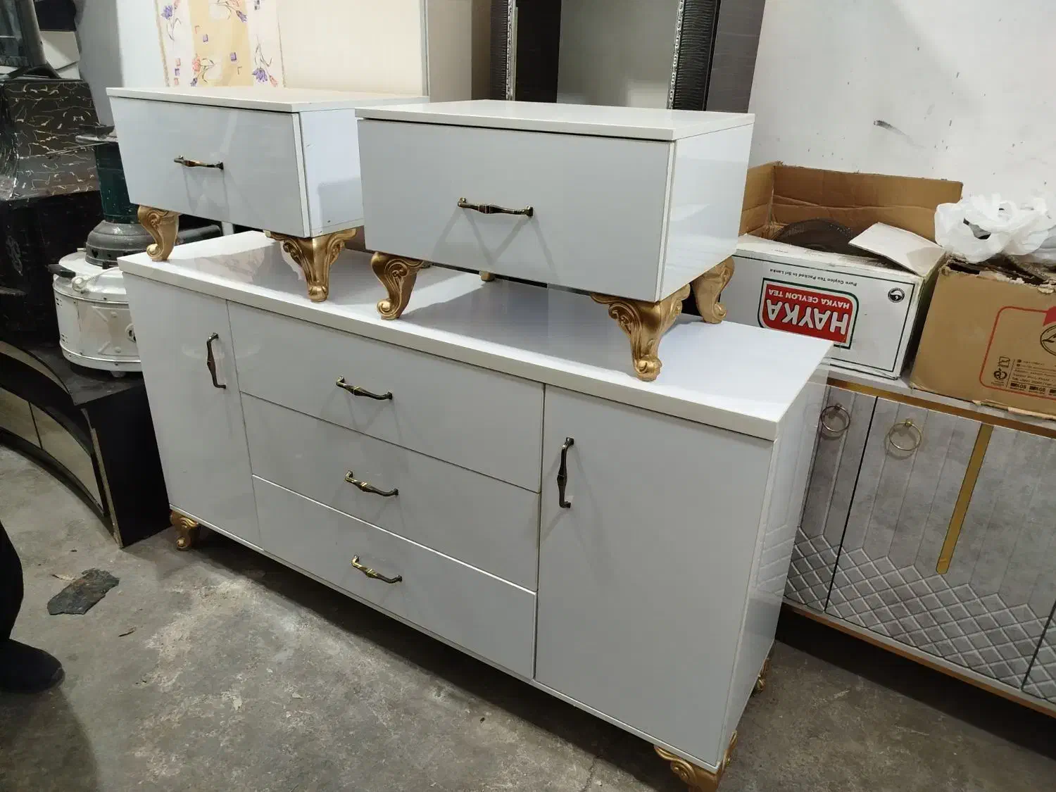 میز آرایشی و پاتختی هایگلاس|تخت و سرویس خواب|سقز, |دیوار