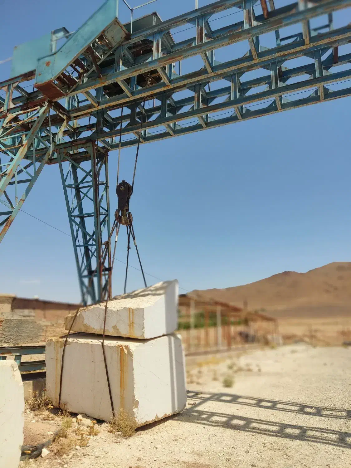 جرثقیل دروازه ای سنگبری|ماشینآلات صنعتی|بوانات, |دیوار