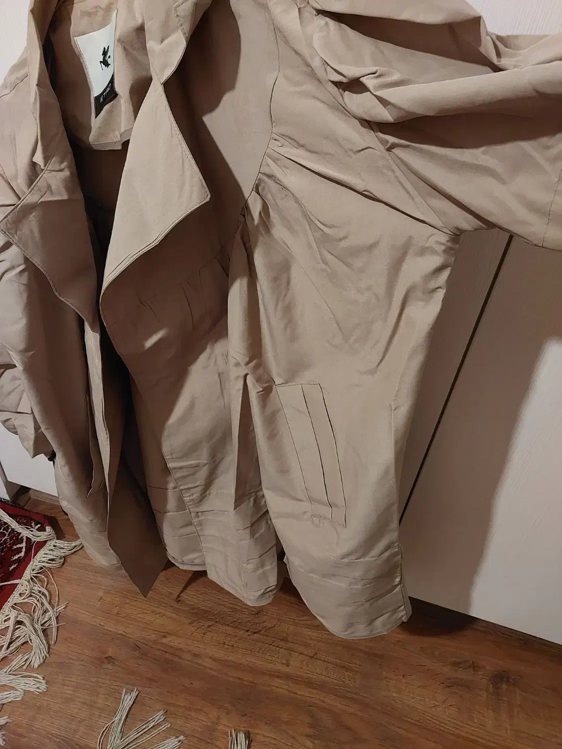 بارونی|لباس|گرگان, |دیوار