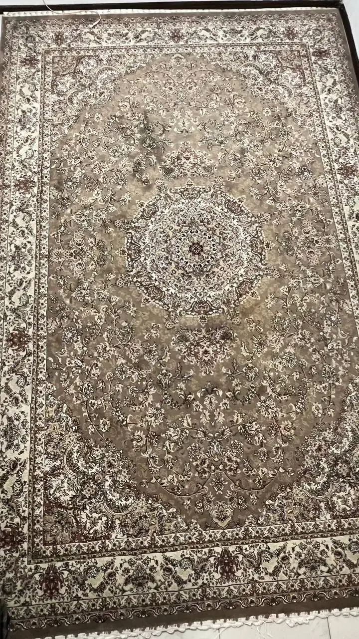یجفت فرش ۶متری باکنار سالنی زمرد مشهدرنگ گردویی|فرش|تهران, نیاوران|دیوار