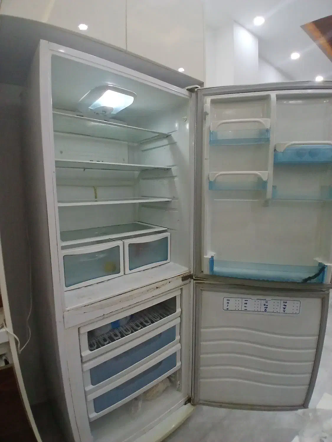 یخچال|یخچال و فریزر|رویان, |دیوار